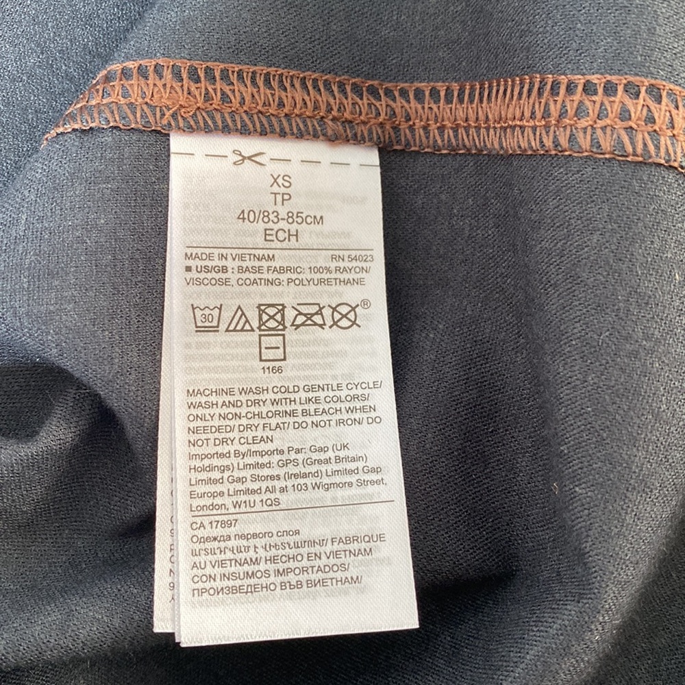 NWT! Banana Republic Faux Leather Top - Picture 6 of 6
